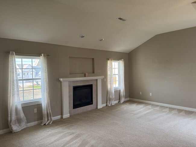 Building Photo - 1850 Stoney Ln Unit 419