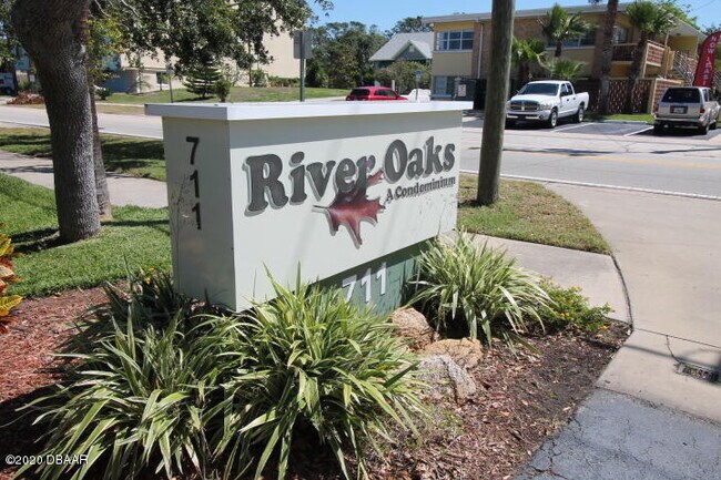 Photo - 711 N Halifax Ave