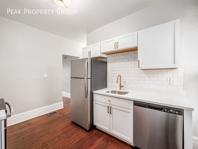 Building Photo - 950 Delaware Ave