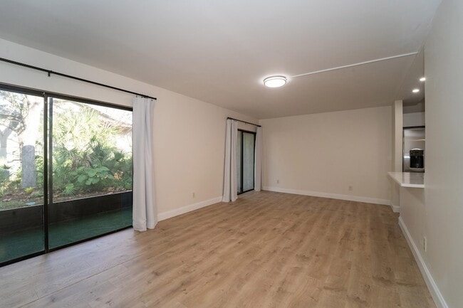 Photo - 21 Cristina Ct Unit 6C