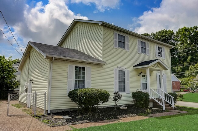 Photo - 200 Retreat Ct W