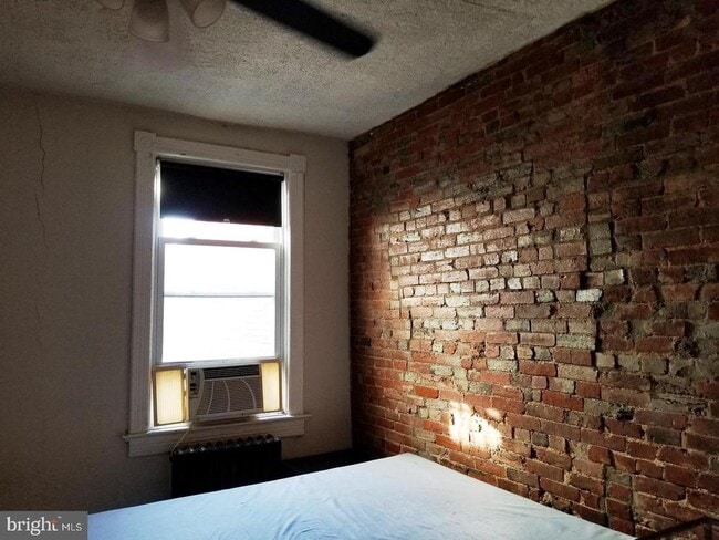 Photo - 1377 F St NE