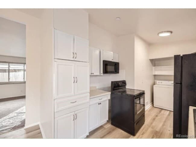 Photo - 4585 E Yale Ave