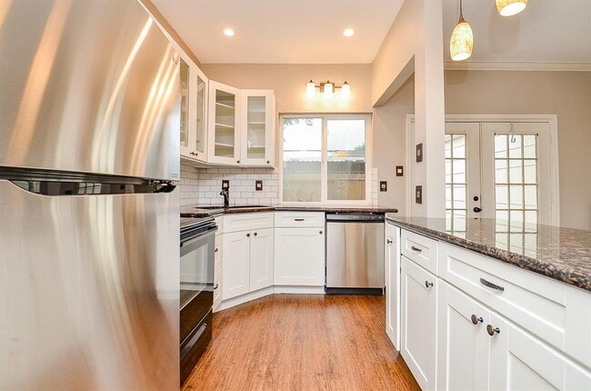 Photo - 850 Threadneedle St Condo Unit 75