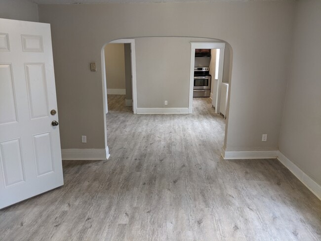 Photo - 403 Litchfield Ave SE Unit #2 - Upper Level