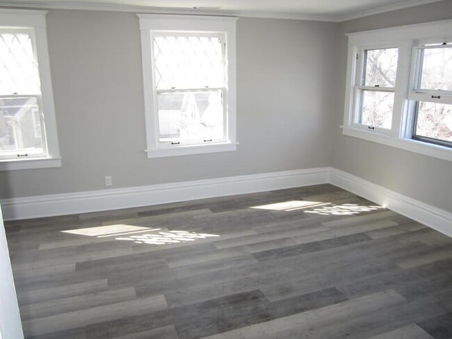 Photo - 119 Tennyson Ct