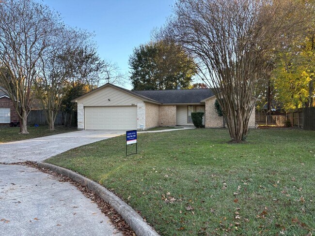 Photo - 1014 Stoneleigh Ct