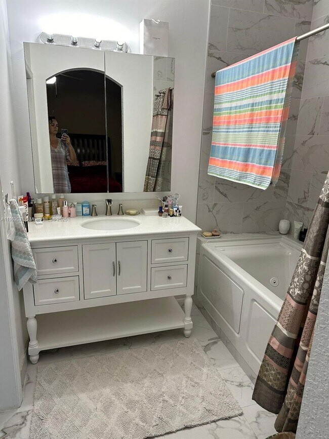 Photo - 4932 Tradewinds Ter