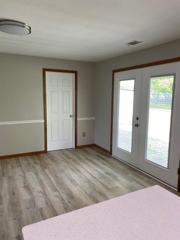 Photo - 2302 Lakeview Dr