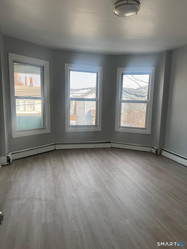 Photo - 105 Caroline St Unit 3