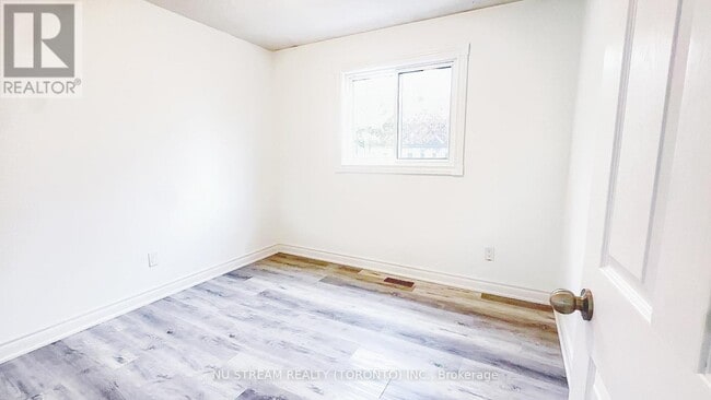 Photo - 46 Stainforth Dr