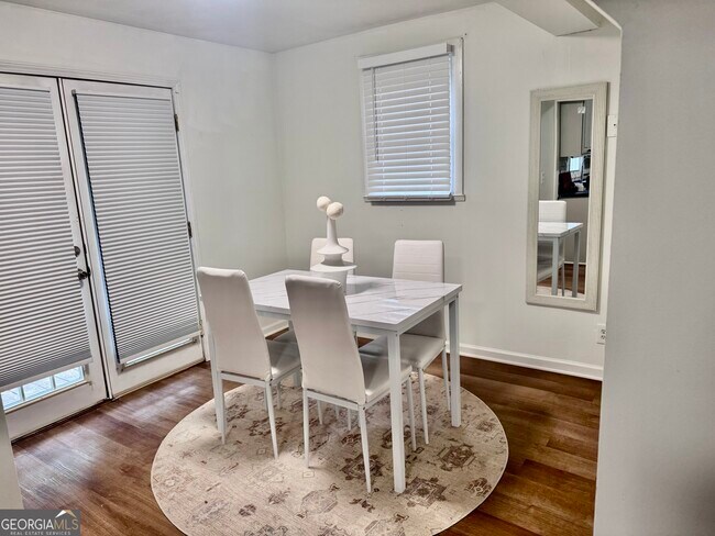 Photo - 2005 Clairmont Terrace NE