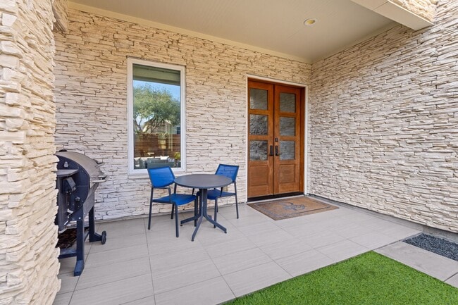 Photo - 807 Nicholson St