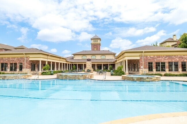 Building Photo - Crest Manor Rental