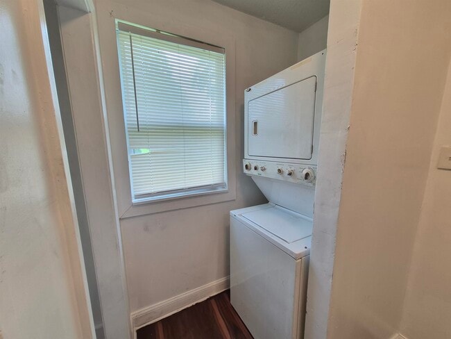 Photo - 1074 Palmetto Ave