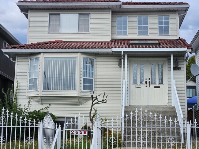 Photo - 265 61st Av E