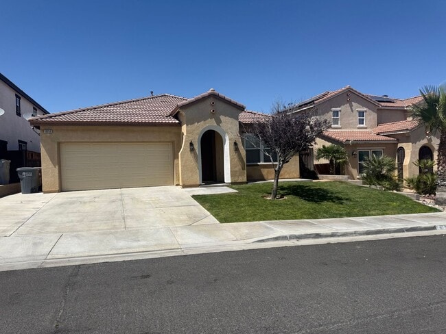 Building Photo - Hesperia-Mission Crest Home, Beautiful 3 Bedrooms, 2 Bathrooms