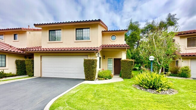 Building Photo - Stunning and Well Appointed High-End Two-S... Rental