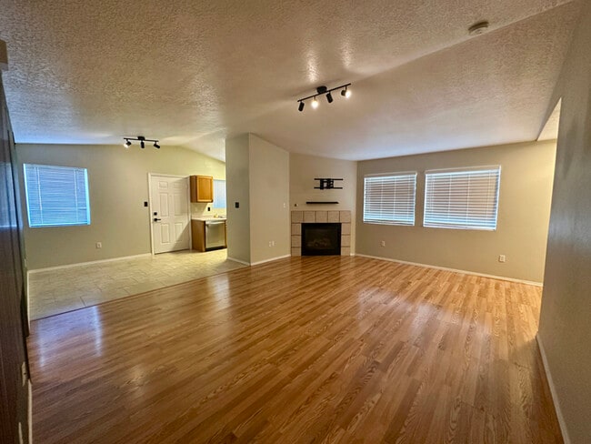 Photo - 11309 Miravista Pl SE