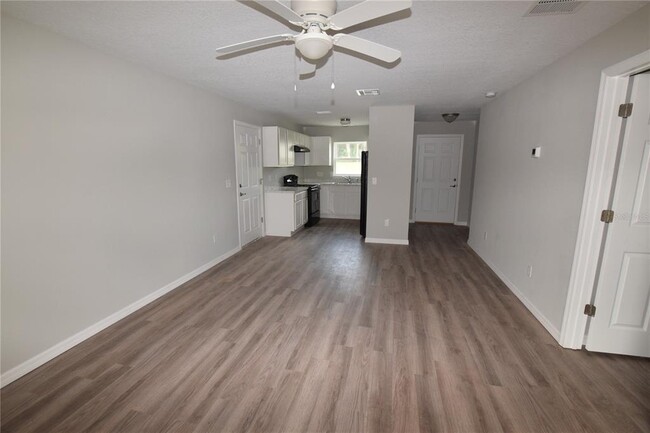 Photo - 935 E McDonald Ave