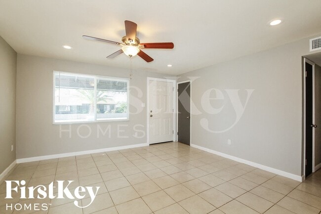 Photo - 14049 N 37th Way