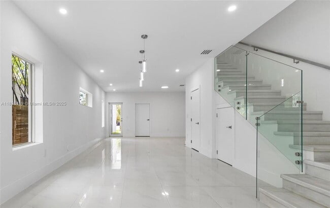 Photo - 3140 Carter St