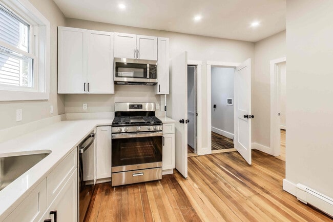 Building Photo - 5 Carson St Unit 3 Rental