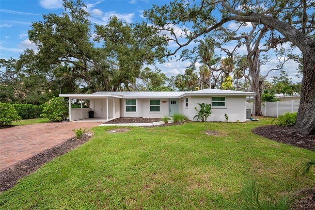 Building Photo - 805 Tennessee Ln