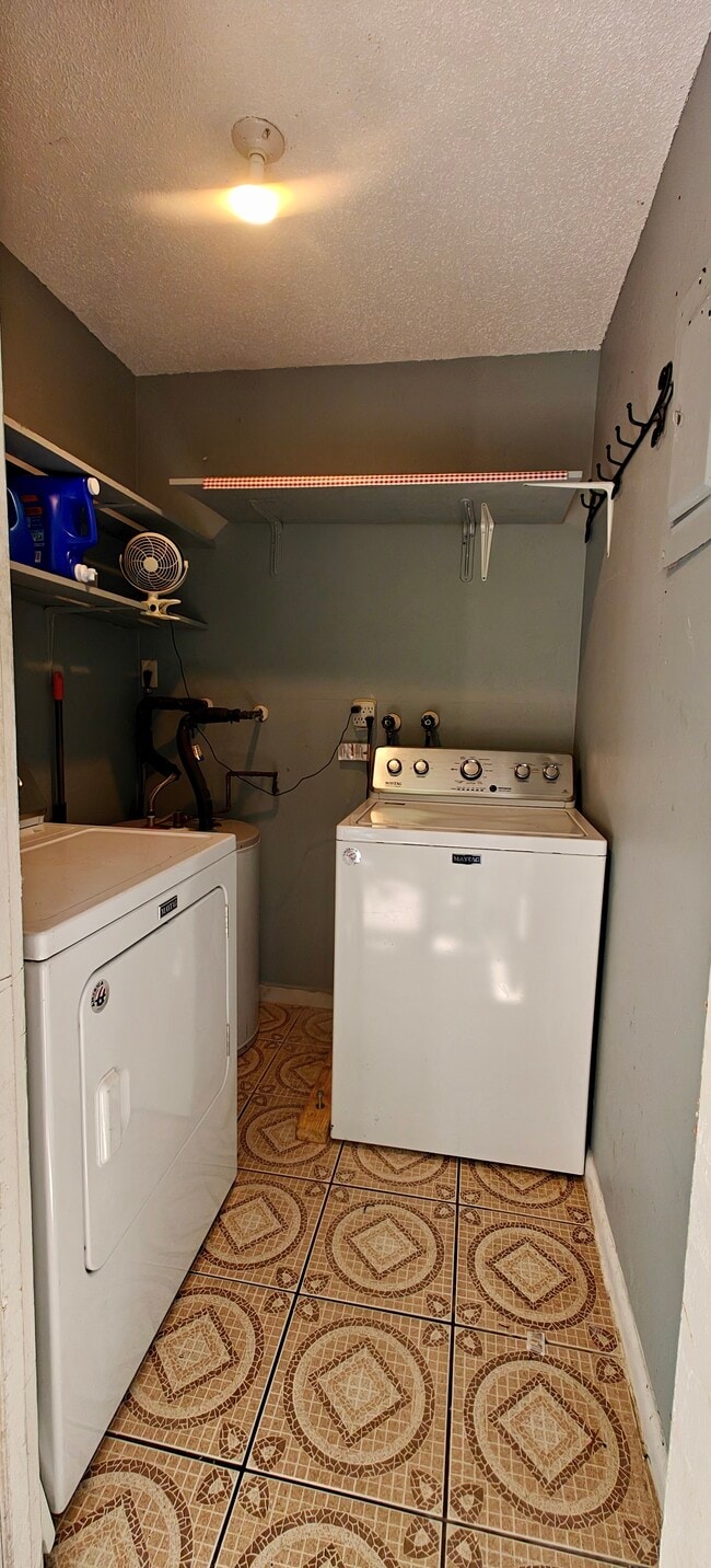 Building Photo - 1230 Block Island Rd Unit 1