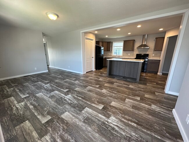 Photo - 517 Spanish Oak Ln