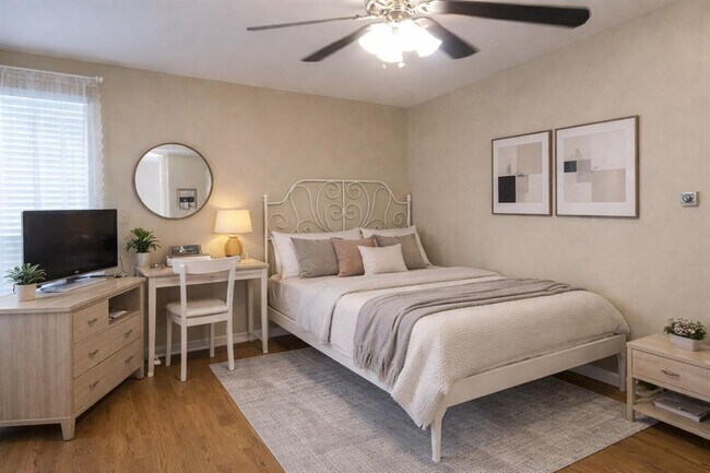 Building Photo - 1000 W 26th St Unit 112