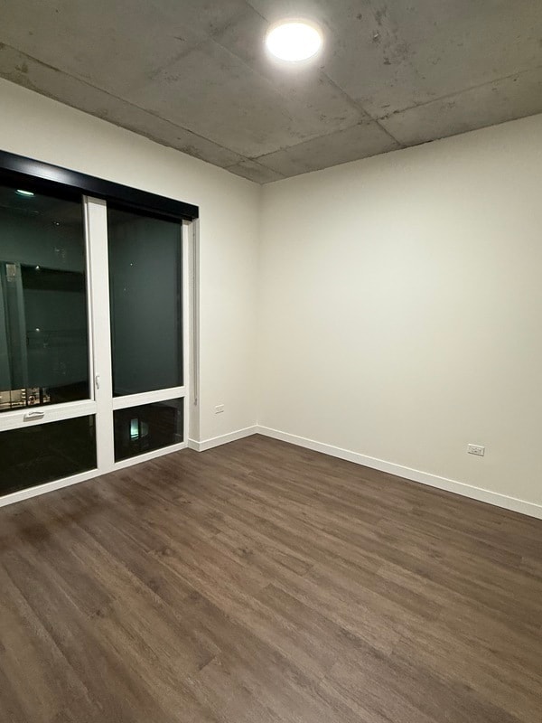 Photo - 359 W Chicago Ave