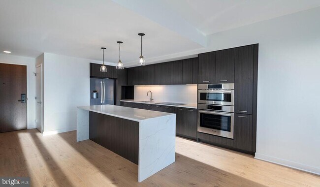 Building Photo - 4710 Elm St Unit 2B-E-0206 Rental