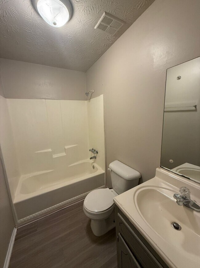 Photo - 255/257 Rustwood Dr Unit 255 Rustwood Dr