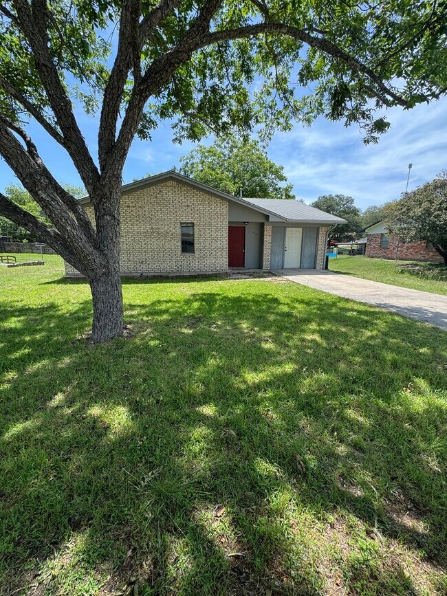3/1.5 Brick Home in West Lampasas - 3/1.5 Brick Home in West Lampasas
