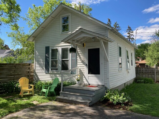Building Photo - 1000 E North St Unit C Rental