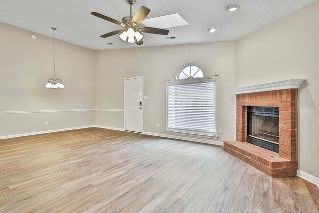 Photo - Immaculate 2bed/2ba in Fayetteville with Lawn Care Included