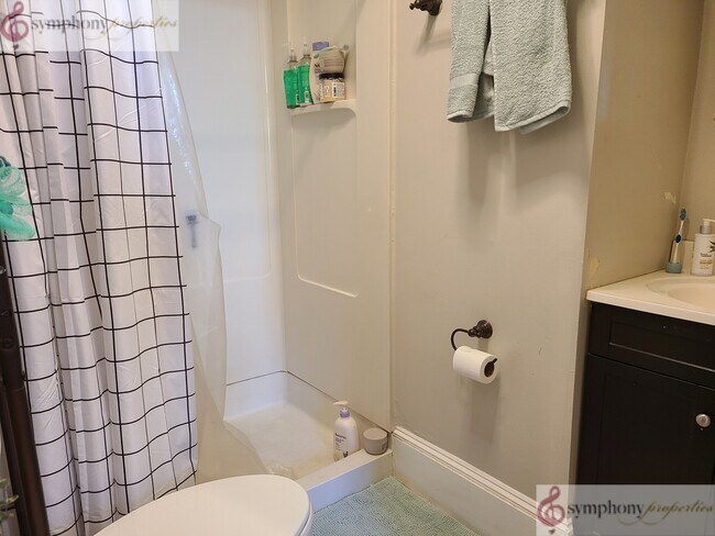 Photo - 717 Parker St Unit 1