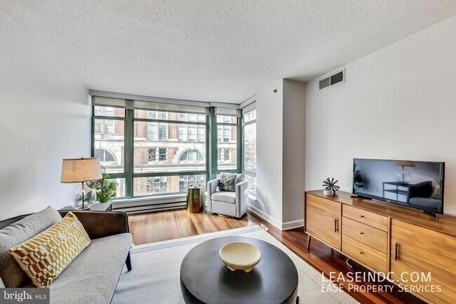 Photo - 1150 K St NW Unidad #406