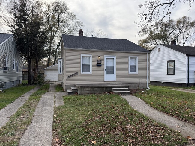 Building Photo - 18792 Kenosha St