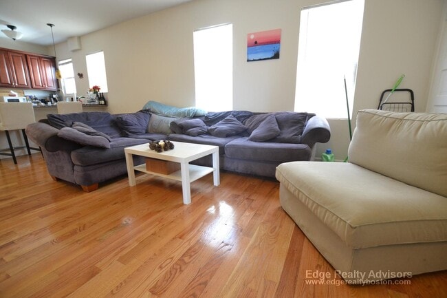 Photo - 15 Litchfield St Unit 2