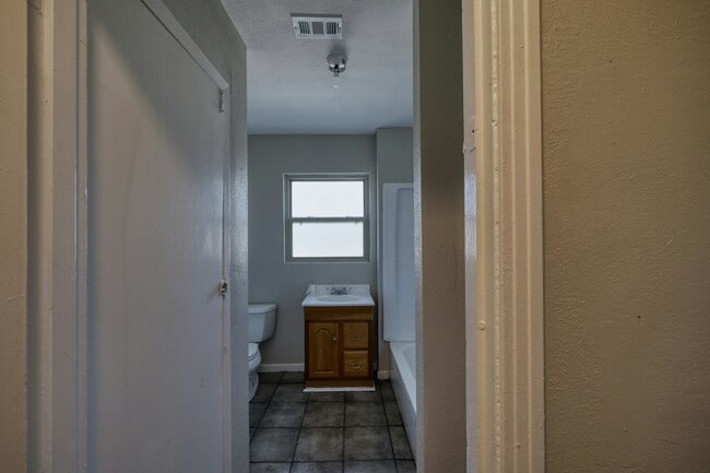 Photo - 250 Arapahoe Dr