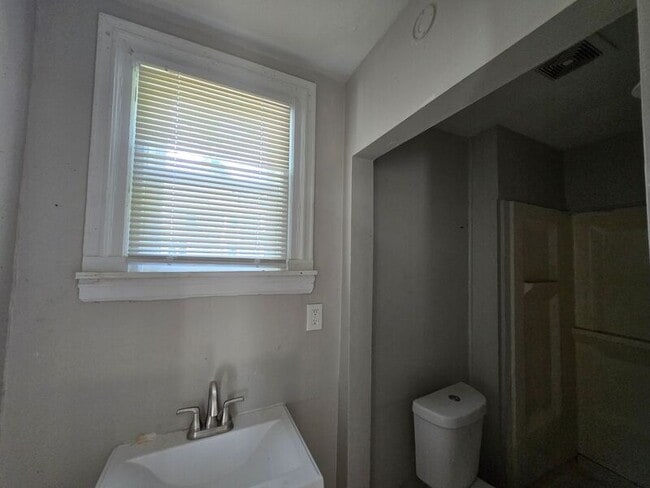 Photo - 641 N Goodman St Unit Lower