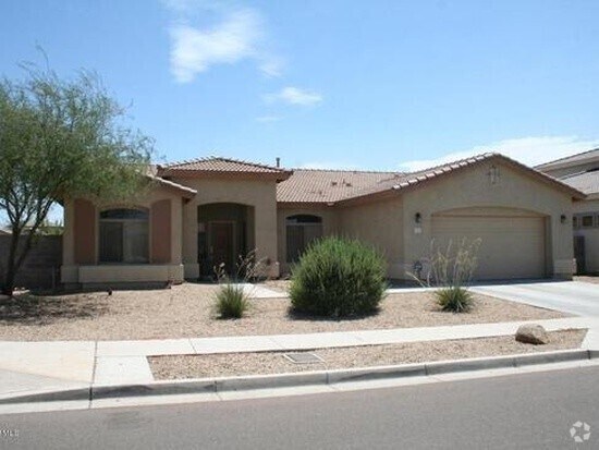 Building Photo - Large 3 Bed 2 Bath Laveen home with Pool