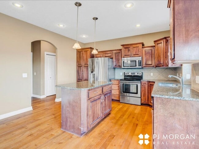 Photo - 4 Bedroom, 2.5 Bathroom - Bellevue Home