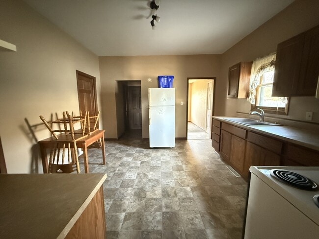 Photo - 1401 8th Ave NE