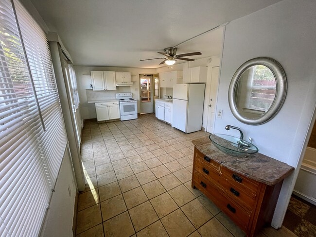 Photo - 513 W Uintah St