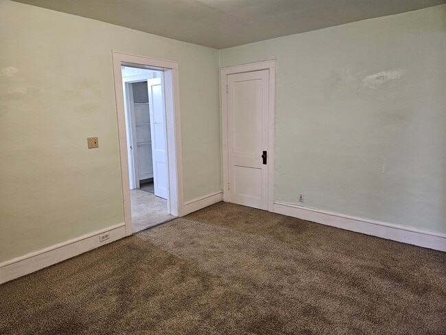 Photo - 2910 James Ave S Unit G Apt