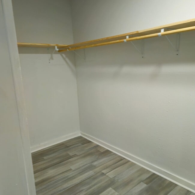 Photo - 2846 Metropolitan Ave