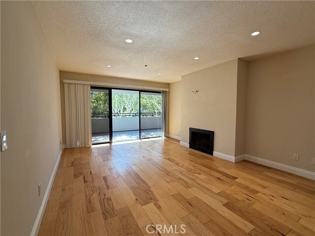 Building Photo - 220 Nice Ln Unit 112